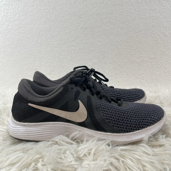 Nike Shoes - NIKE Wmns Revolution 4 'Anthracite' Size 8.5